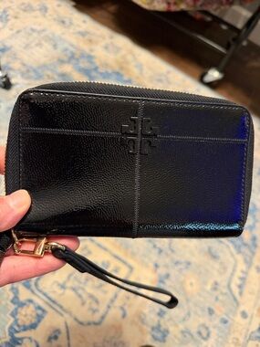 Elegant Black Women's Wristlet